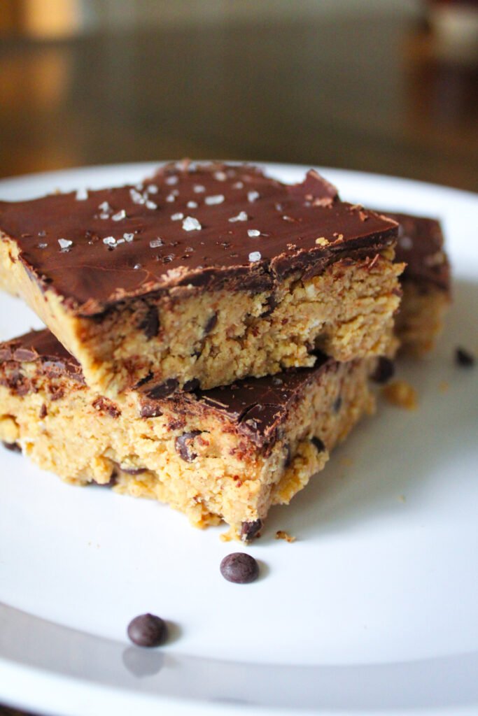Chocolate chip cookie dough protein bars